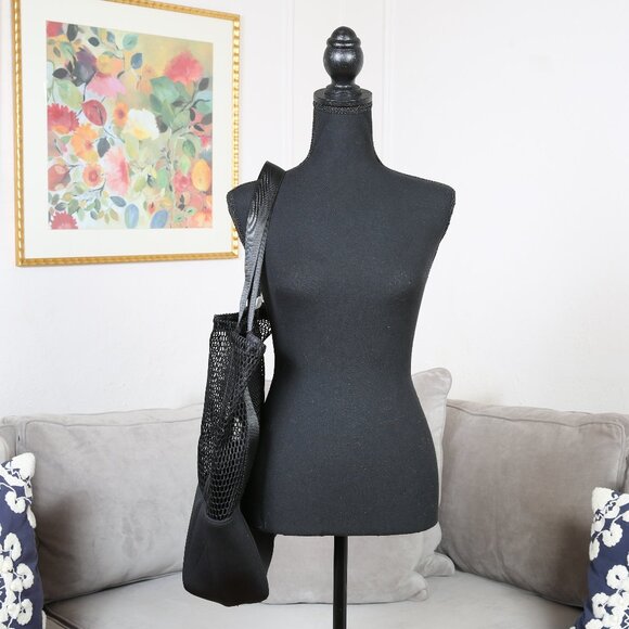 GAP FIT Breathable Mesh and Neoprene Gym Bag - Picture 4 of 11